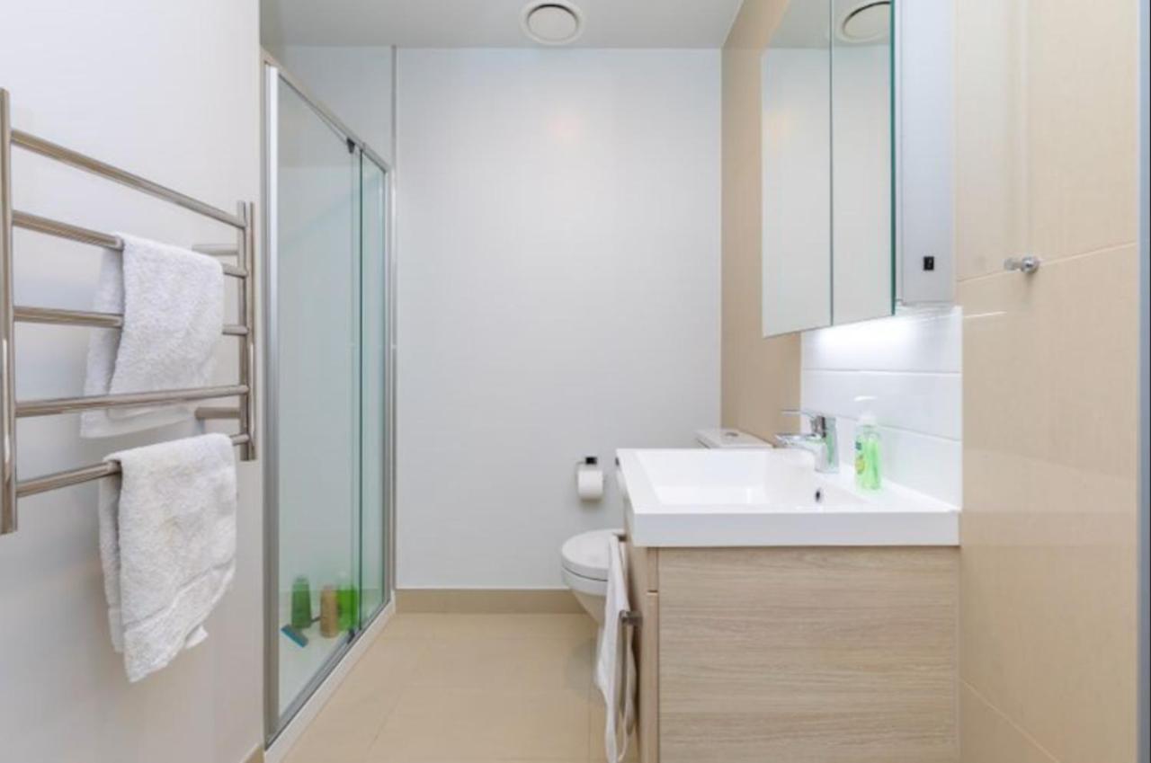 Modern 2 Bedroom Apartment 1 Minute To Skytower Auckland Bagian luar foto